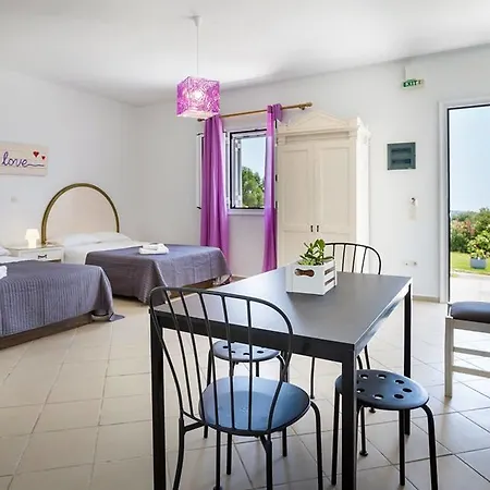 Senses Suites In Rural Setting Lakíthra